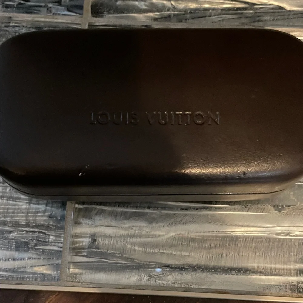 Louis Vuitton Gold and Brown Sunglasses - Picture 6 of 14